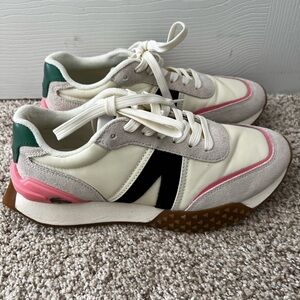 LACOSTE SNEAKERS